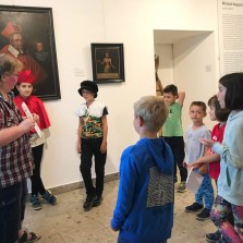 Čtvrteční workshop PO STOPÁCH OBYVATEL TVRZE. Foto: Marie Dobrovolná