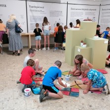 Tvoříme si vlastní erb. Foto: Kamila Dvořáková