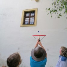 Trefování erbu. Foto: Kamila Dvořáková