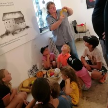 Rohlík, bramboru, čokoládu, banán, rajče, krůtu, či kávu si v 15. století k jídlu rozhodně nedáte! Foto: Jarmila Krejčová