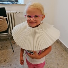 Dáma s okružím. Foto: Kamila Dvořáková