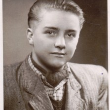 16 Kádr doplňovali i velmi mladí civilisté, např. Karel Sláma ze Žďáru.