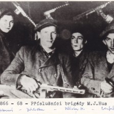 19 Část členů již rozšířeného oddílu M. Jana Husa.