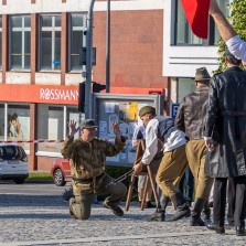 "Žďáráci" a odbojáři odzbrojují Němce. Foto: Milan Šustr