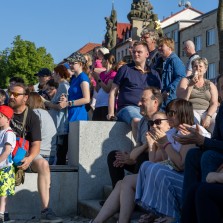 Diváci předvedené scénce tleskají. Foto: Milan Šustr