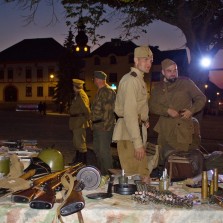 Teprve po setmění zájem návštěvníků pomalu opadá. Foto: Antonín Zeman