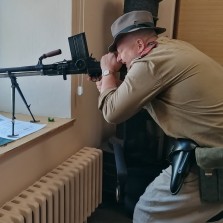 Průvodce osudy partyzánů v akci. Foto: Kamila Dvořáková