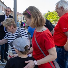 Svíčkám se nechtělo hořet. Foto: Milan Šustr