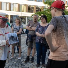 Vyprávění o statečných skutcích hasičů v chaosu 9. května 1945. Foto: Milan Šustr