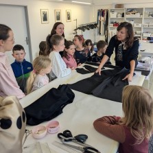 Na návštěvě v ateliéru módní návrhářky Beaty Rajské. Foto: Martina Schutová