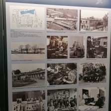 Stará továrna a její zaměstnanci. Foto: Kamila Dvořáková