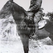 Antonín Kurka na koni (Berežany, 1916). Foto: Antonín Kurka