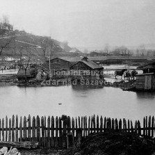 Zaplavená vesnice Žukov (březen 1917). Foto: Antonín Kurka