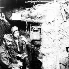 Liščí doupě velitelství 6. roty na hoře Gosta (červenec 1918). Foto: Antonín Kurka