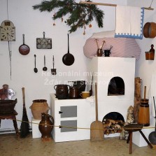 Kamna ve světnici. Foto: Kamila Dvořáková