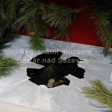 Věštění ze studánky. Foto: Kamila Dvořáková