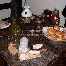 Jitrnice, jelita, uzené, koblížky, koláče... Foto: Kamila Dvořáková