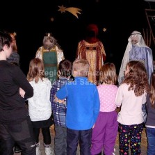 Děti a Kašpar, Melichar a Baltazar. Foto: Kamila Dvořáková