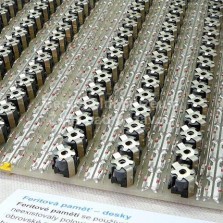 Feritová paměť sálového počítače. Foto: Kamila Dvořáková