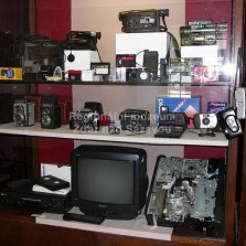 Fotoaparáty, videokamery a videorekordér. Foto: Kamila Dvořáková