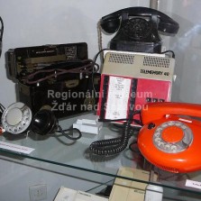 Vývoj telefonů. Foto: Kamila Dvořáková