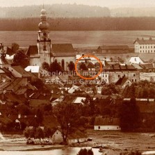 Město Žďár a Moučkův dům - 20. léta 20. století. Foto: archiv RM