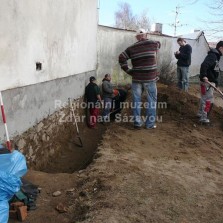 Archeologický výzkum a odvlhčovací práce - duben 2012. Foto: Kamila Dvořáková