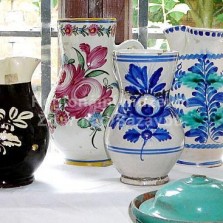 Kameninové džbánky. Foto: Kamila Dvořáková