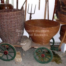 Zboží na vozíku. Foto: Kamila Dvořáková