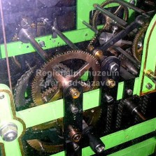 Hodinový stroj z roku 1930. Foto: Kamila Dvořáková