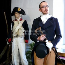 Oděvy napoleonské doby. Foto: Kamila Dvořáková