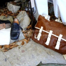 Torna (zvaná tele) a obuv pěšáka napoleonské armády. Foto: Kamila Dvořáková