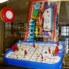 Oblíbený stolní hokej z konce 80. let. Foto: Kamila Dvořáková