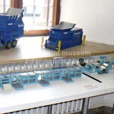 Model příčně dělící linky. Foto: Kamila Dvořáková