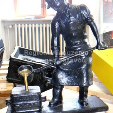 Postup formování odlitku sochy slévače - finální odlitek včetně povrchových úprav. Foto: Kamila Dvořáková