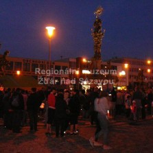 Průvod na náměstí. Foto: Kamila Dvořáková