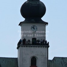 Návštěvníci na věži - krátce před polednem. Foto: Kamila Dvořáková