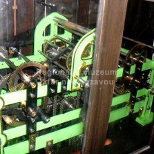 Hodinový stroj z roku 1930. Foto: Kamila Dvořáková