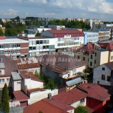 Obchodní domy na náměstí. Foto: Kamila Dvořáková