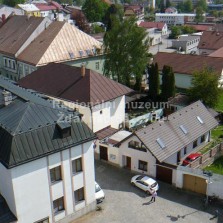 Prostranství před kostelem sv. Prokopa. Foto: Kamila Dvořáková