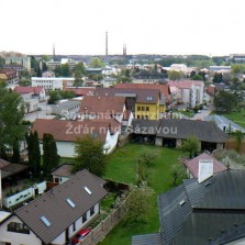 Veselská ulice a na obzoru podnik ŽĎAS. Foto: Kamila Dvořáková