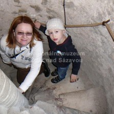 Sestup po točitém schodišti. Foto: Kamila Dvořáková