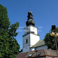Bílá věž a modrá obloha. Foto: Kamila Dvořáková
