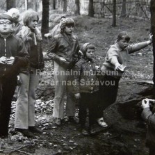 U studánky (1971). Foto: sb. Bittmannových