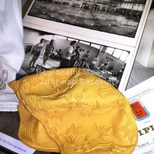 Dobová koupací čepice a fotografie ze žďárského bazénu (Fotokroužek při JKP Žďár n. S.). Foto: Kamila Dvořáková
