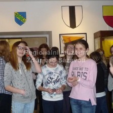 Spokojení a moudřejší gymnazisté se loučí. Foto: Jarmila Krajčová