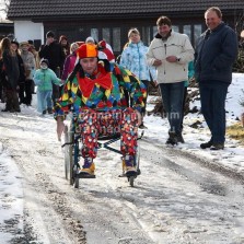 Masky tropí skopičiny. Foto: Antonín Zeman