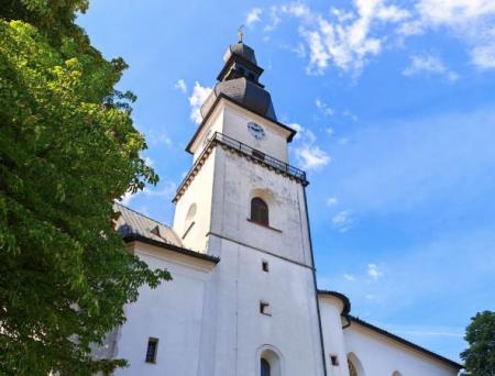 Věž farního kostela sv. Prokopa